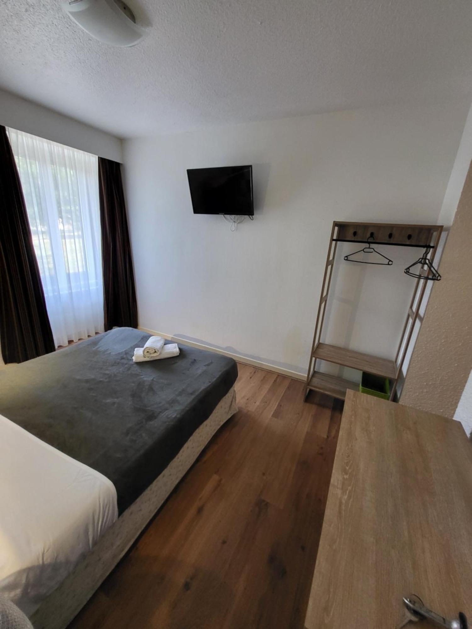 Ga Location Hotel Mâcon Buitenkant foto