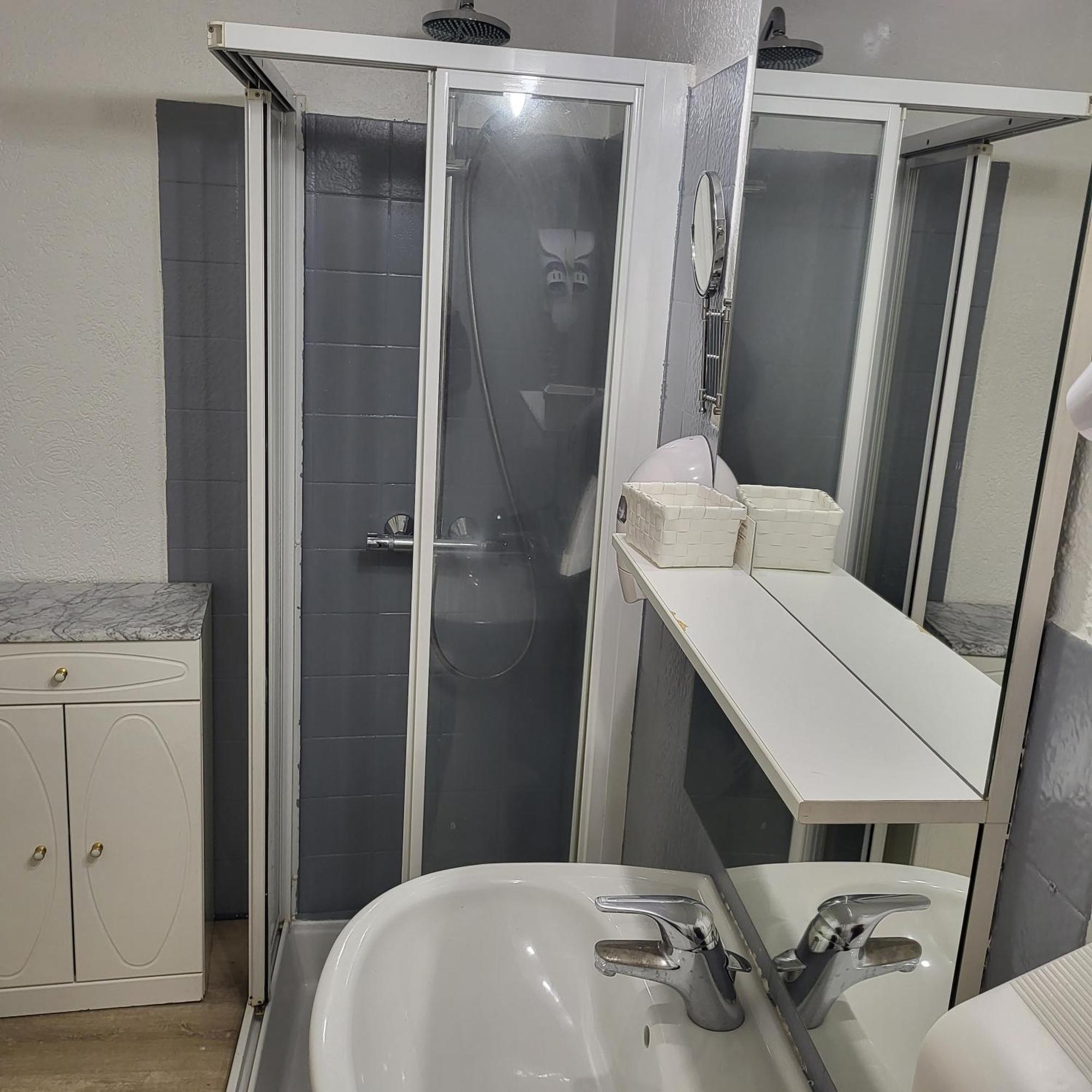 Ga Location Hotel Mâcon Buitenkant foto